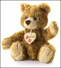 Comment s'appelle la peluche de Momo ?