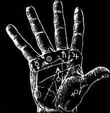 La chiromancie est la divination par les lignes de la main. On y lit les lignes, les monts, les marques (croix, toiles, carrs, triangles... ). Que signifient les croix ?