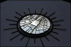 De tout temps, le miroir a eu une signification magique, et des aspects ngatifs. Si l'on veut loigner les 7 ans de malheur en cas de bris d'un miroir, il faut... ?