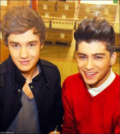 Liam est trs proche de...