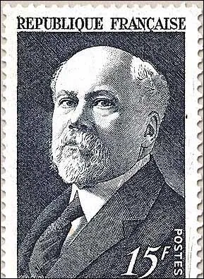 Quelle est son identit ?