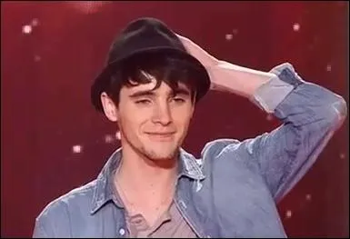 Quel est le vêtement porte-bonheur qu'il avait porté lors des auditions à l'aveugle ?