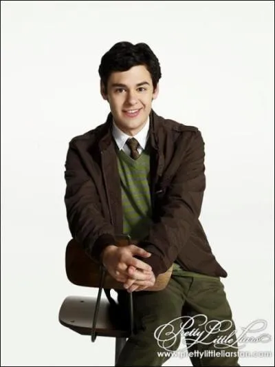 Avec qui Lucas veut-il sortir ?