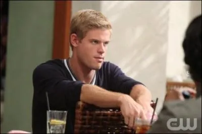 Dans quelle srie retrouve-t-on Teddy ?