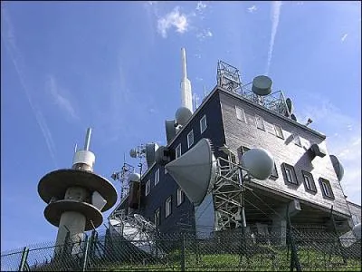 Qui fonda le premier laboratoire mtorologique au sommet du puy de Dme ?