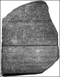 Quel égyptologue est à l'origine du déchiffrement moderne des hiéroglyphes grâce à la pierre de Rosette (en 1822) ?