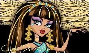 Qui est la soeur de Clo de Nile ?