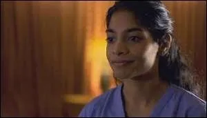 (Episode 11) Dans la  chambre  de Lisa, pourquoi son pre lui a-t-il cri dessus ?