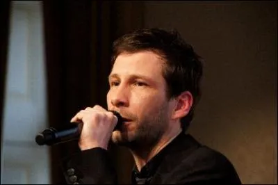 Quelle chanteuse fut l'un des invits surprises d'Alex Beaupain, lors de son concert au salon d'honneur samedi 28 avril ?