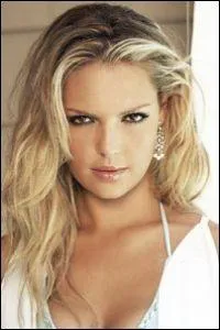 Quel est l'ancien mtier d'Izzie ?