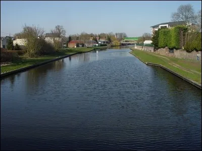 Les eaux scaldiennes, lentes et peu puissantes, traversent la France, la Belgique et les Pays-Bas. Quel cours suivons-nous ?