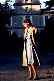 Une jeune bordelaise de 17 ans nomme La Delmas est l'hrone d'un roman qui est le premier tome d'une trilogie. De quel roman s'agit-il ?