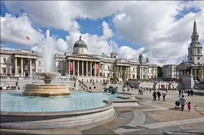 À Londres, Trafalgar Square est une place où on peut voir en haut d'une colonne la statue de...