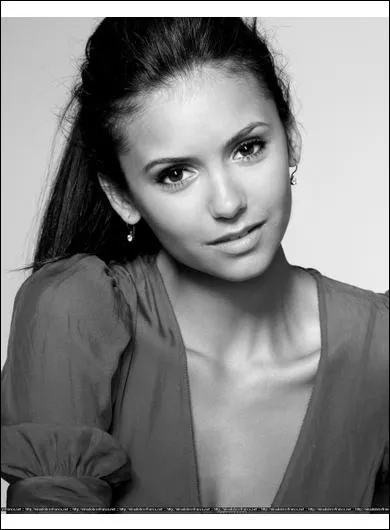 A qui appartient le collier d'Elena ?