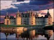 Quel chteau clbre, qui existe encore, a t construit pendant la Renaissance ?