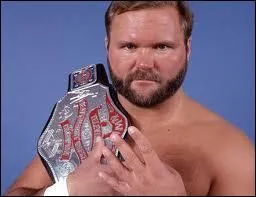 Qui est ce catcheur de la WWF ?