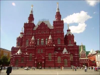 Quelle est cette place clbre de Moscou ?