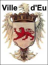 Dans la petite ville d'Eu (Seine-Maritime), il est possible que certains rient lorsqu'ils le voient arriver -----------------.