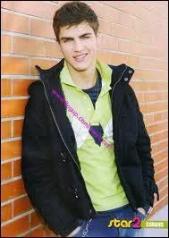 Qui est le vrai frre de Csar (Maxi ... ... )