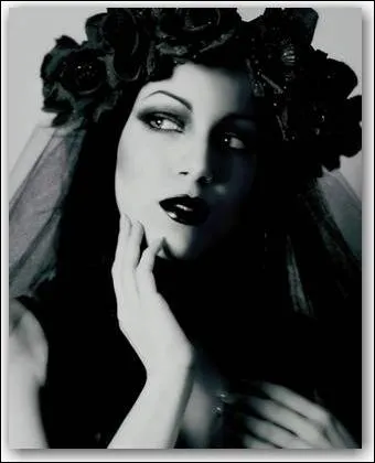 Durant les annes 1920 et 1930, elle a empoisonn  l'arsenic 35 membres de son entourage, dont 2 maris et 29 amants, puis les a entreposs dans sa cave dans des cercueils en zinc :