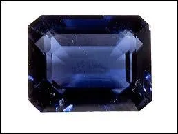 Je suis une pierre peu connue par rapport  certaines.