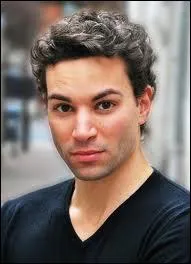 Quel est cet humoriste de On n'demande qu' en rire ?