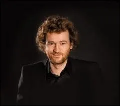 Quel est cet humoriste de On n'demande qu' en rire ?