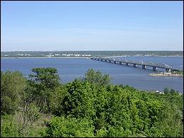 La Volga est le plus long fleuve d'Europe. Son cours, entirement russe, s'tend sur 3700 km. Dans quelle mer se jette-t-elle ?