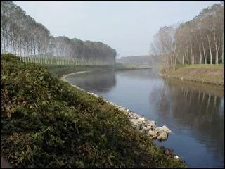 Quel fleuve italien, qui arrose Turin, se jette dans la mer Adriatique, aprs un parcours de 652 km ?