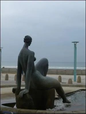 En quelle anne fut inaugure la Baigneuse ?