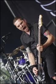Qui est le bassiste de Volbeat ?