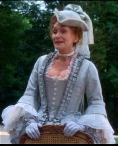 Mme de Volanges, qui voulait pourtant tout/tous dcider pour sa fille, ne se doutais/doutait de rien.