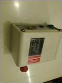 Quelle est la particularit d'un pressostat de scurit ?