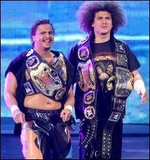 Quel tait le nom de la tag team de Carlito et Primo ?