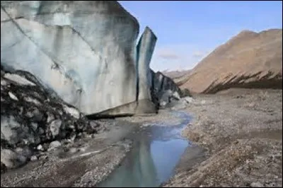 Boisson alcoolisée obtenue à partir de seigle, orge fermentés et fruits acides.