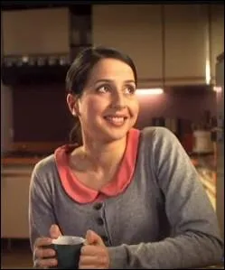 La nice qui entretient les anctres ... un peu nave