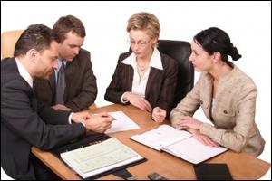 Quelle est la figure de style prsente dans la phrase  Il est inutile de vous rappeler que nous sommes ici pour prendre une dcision.   ?