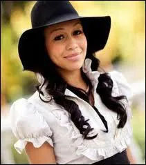 Rebecca Ferguson avait :