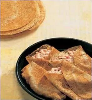 Cette crpe a base de bl noir appele   bourriol  , constituait jadis la nourriture principale du panier-repas du travailleur de quelle rgion ?