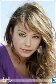 Depuis avril 2011, avec qui Johanna est-elle en couple ?