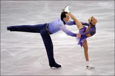 Le contrleur rappelle Menaut, pour lui demander de passer sa femme afin de lui dire de rentrer tout de suite  la maison, et qu'il lui avait enregistr le...