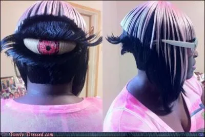 Voici une coiffure pour le moins originale, puisqu'elle est en forme. . ?