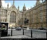 Entre la Bourse de Londres et la Banque d'Angleterre, symboles de la puissance financire de la City, se dresse une statue questre. Qui reprsente-t-elle ?