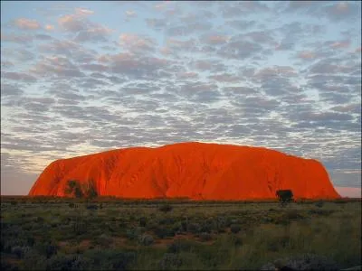 Ce monolithe est probablement la roche la plus grande du monde. O se trouve-t-il ?