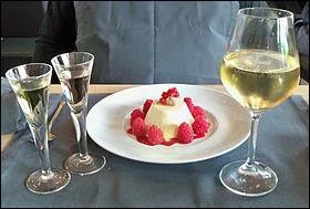 Muscat. ( verre de droite sur la photo,  consommer avec modration).