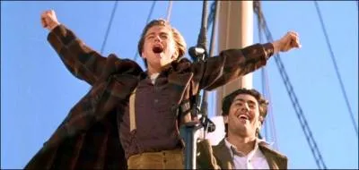 Il gagne, et lui et son partenaire partent sur le paquebot. A quelle heure ?