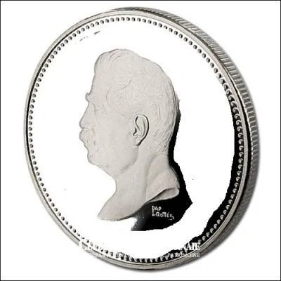 Quelle est son identit ?