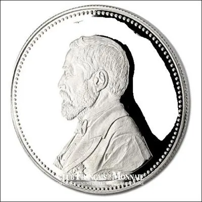 Quelle est son identit ?