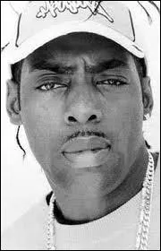 Coolio a chanté ''Gangsta's PARADISE'' pour le film ''Esprits Rebelles'' . Il a repris le refrain de ''Pastime PARADISE'' de...