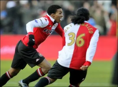 En Eredivisie 2011-2012, Feyenoord Rotterdam a termin la saison en :